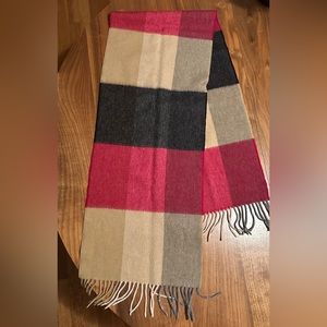 Women’s Sutton studio for Bloomingdale’s cashmere scarf